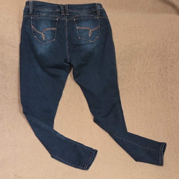 YMI Women's Blue Jeans - Picture 4 of 5